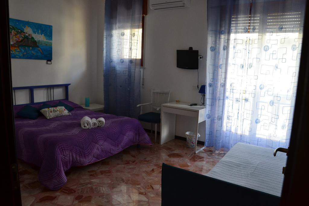 A Due Passi Da Erice B&B Eksteriør billede